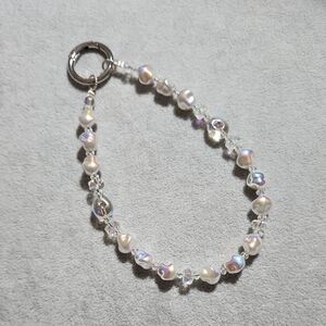 Iridescent White Pearl Beaded Phone Bracelet